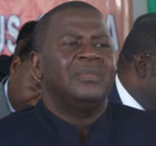 Veep urges smock weavers to use ICT to design products